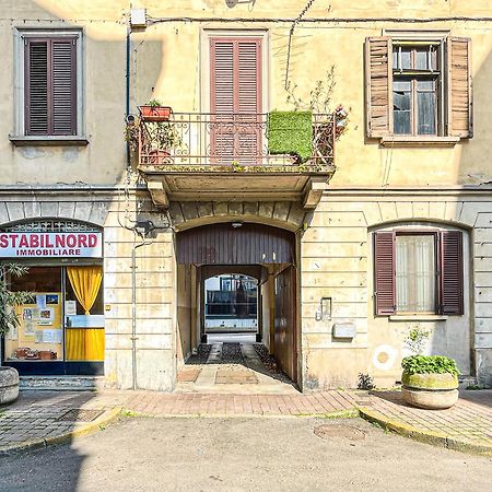 Along The Canal Smart Flat Naviglio - 4 People Corsico Exterior photo