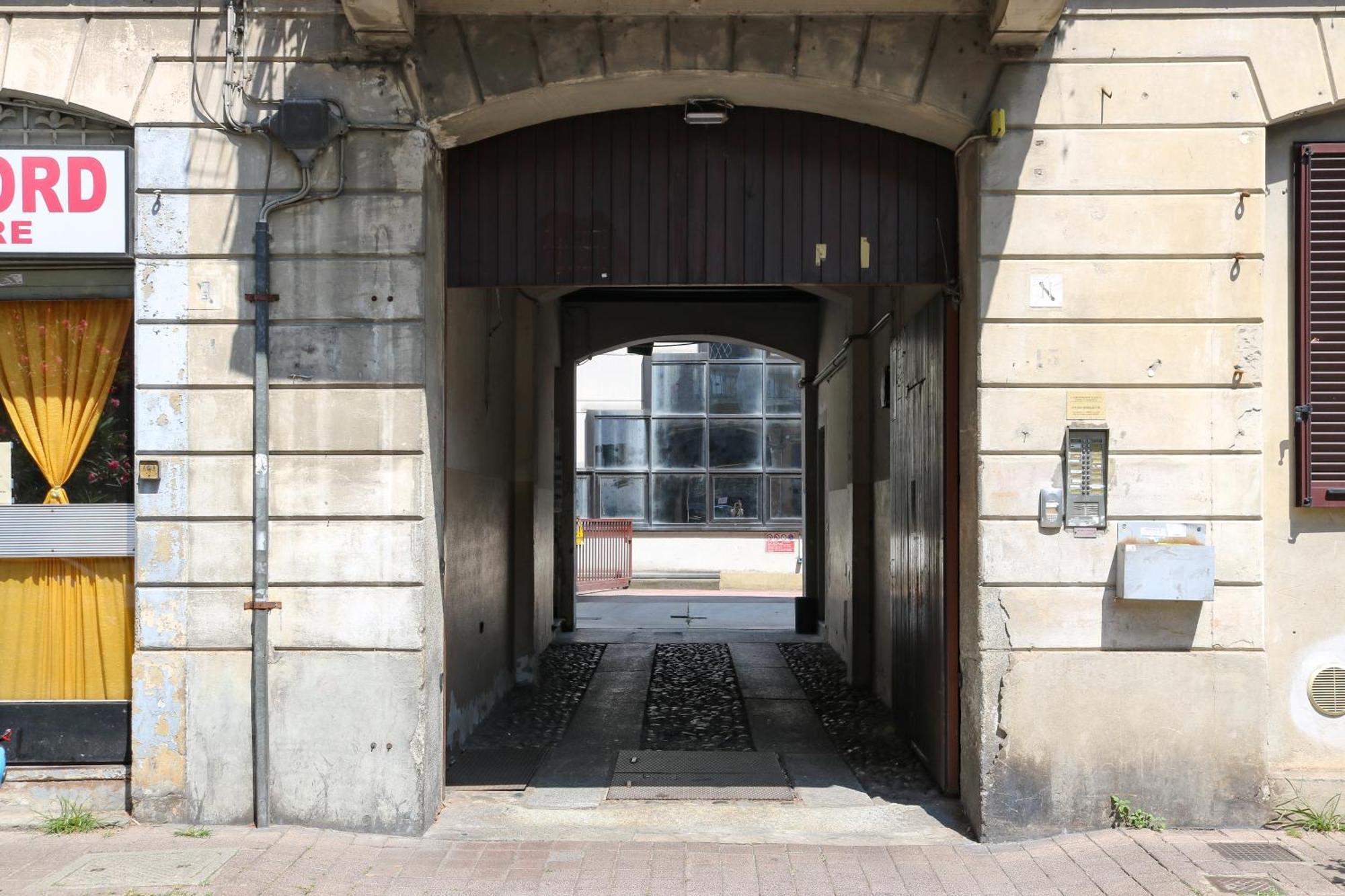 Along The Canal Smart Flat Naviglio - 4 People Corsico Exterior photo