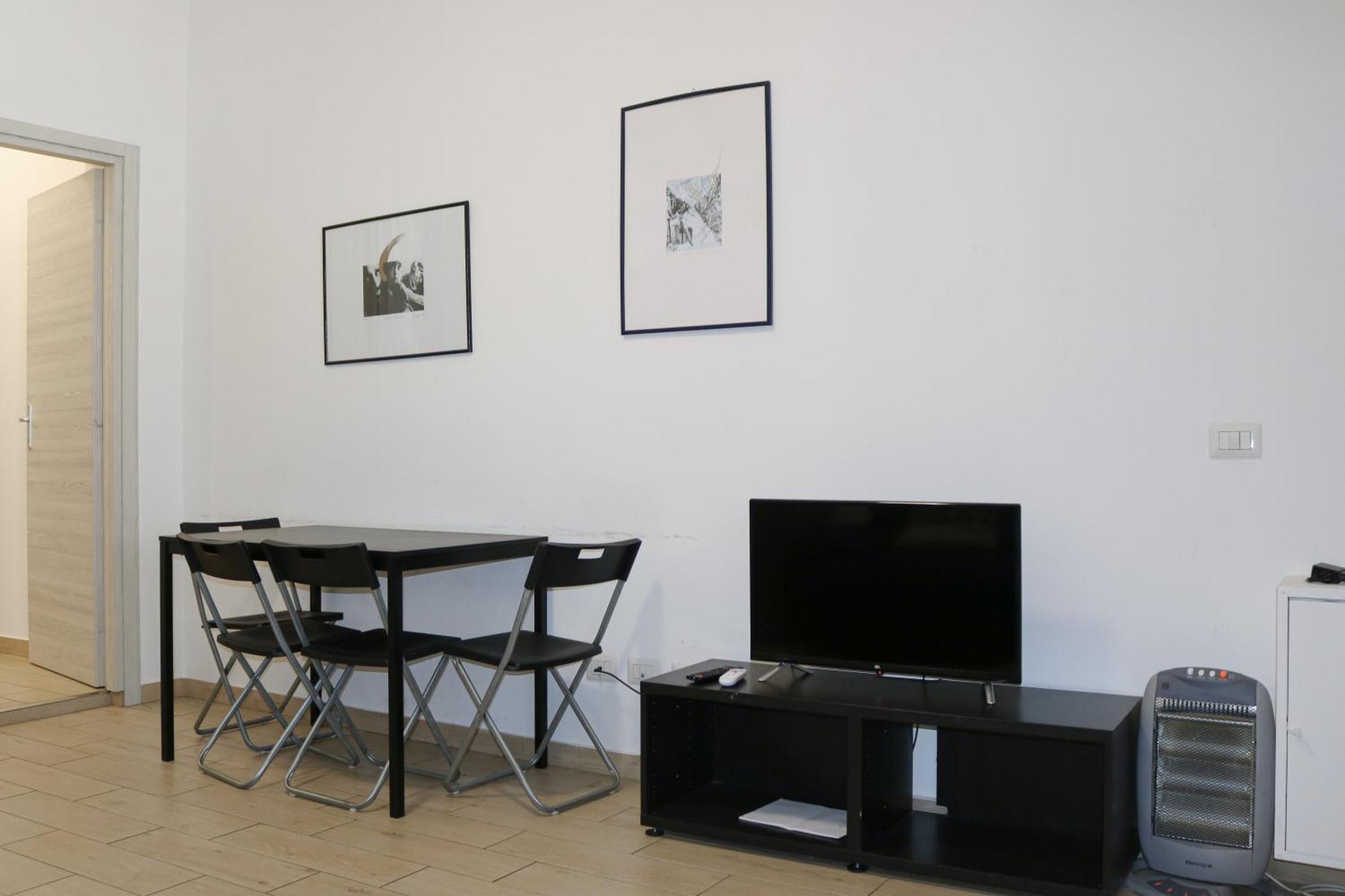 Along The Canal Smart Flat Naviglio - 4 People Corsico Exterior photo