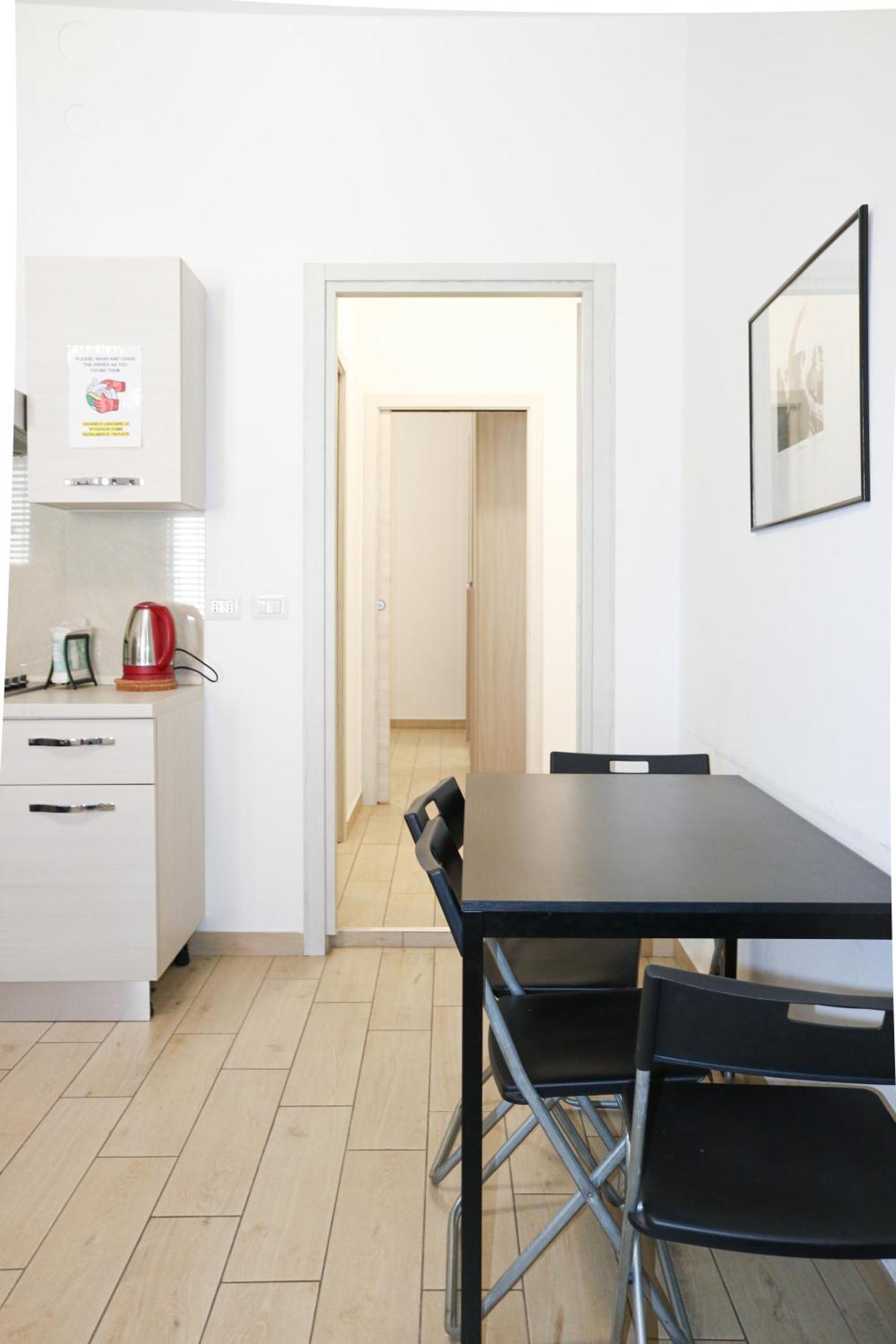 Along The Canal Smart Flat Naviglio - 4 People Corsico Exterior photo