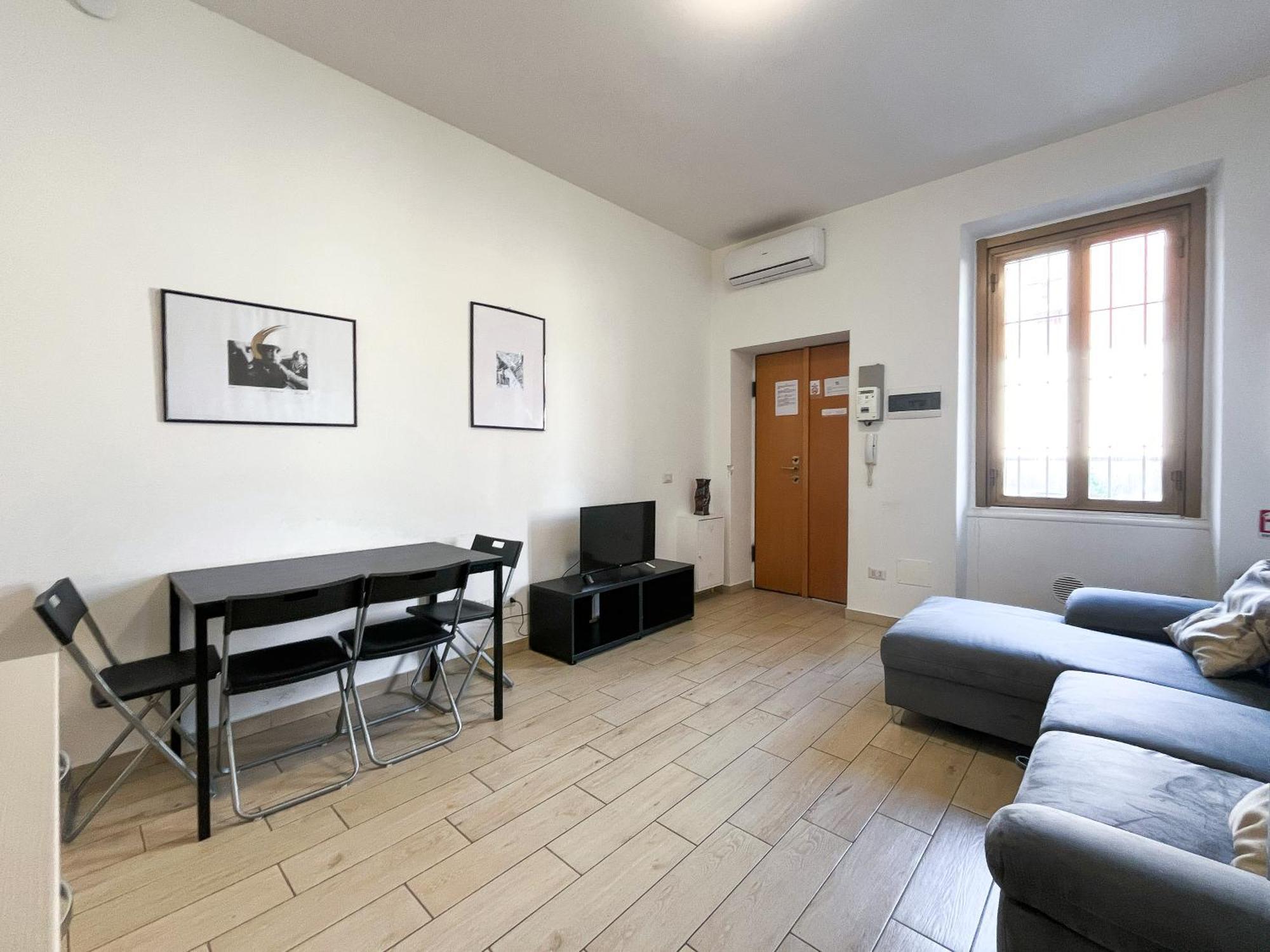 Along The Canal Smart Flat Naviglio - 4 People Corsico Exterior photo