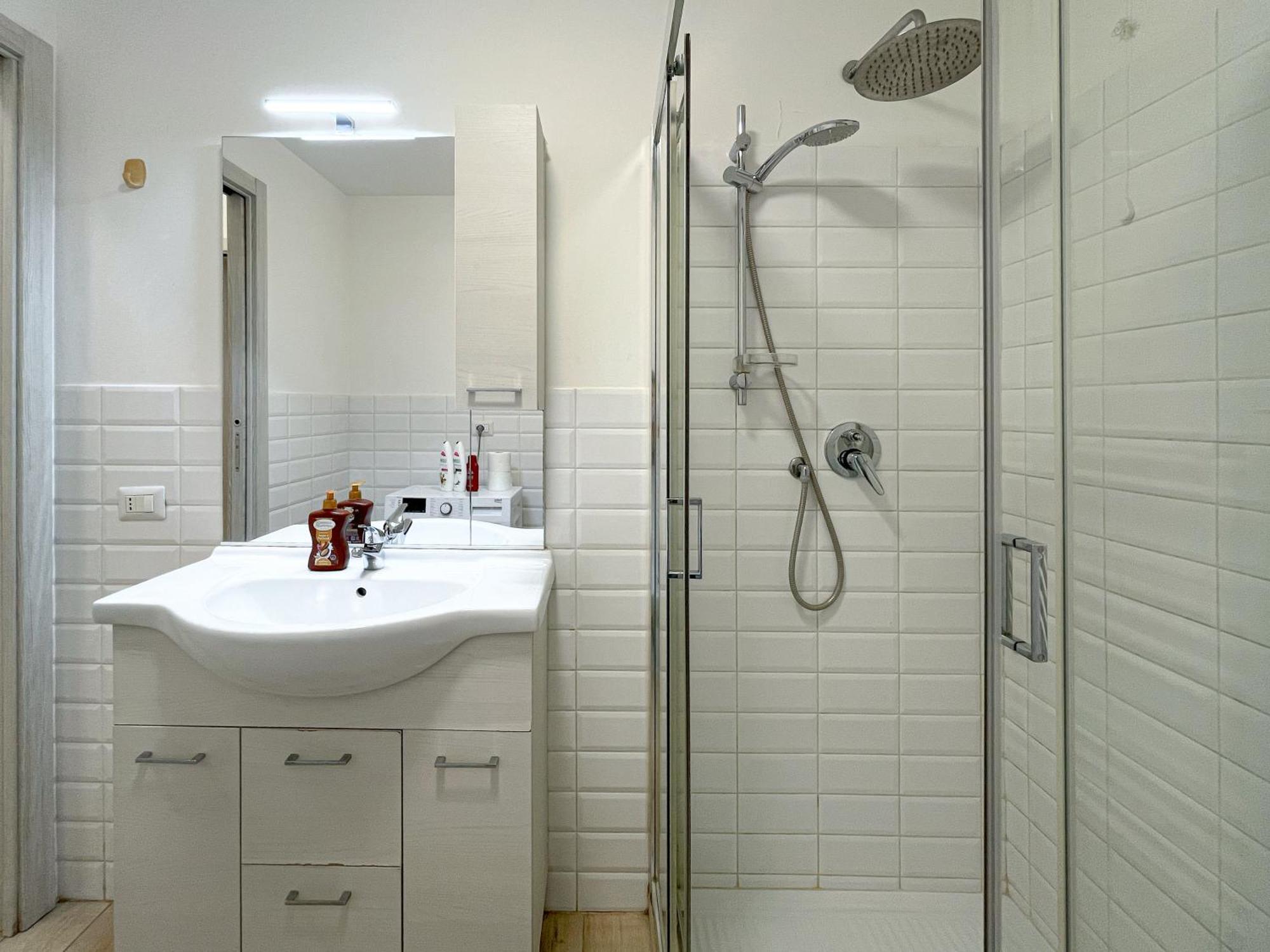 Along The Canal Smart Flat Naviglio - 4 People Corsico Exterior photo