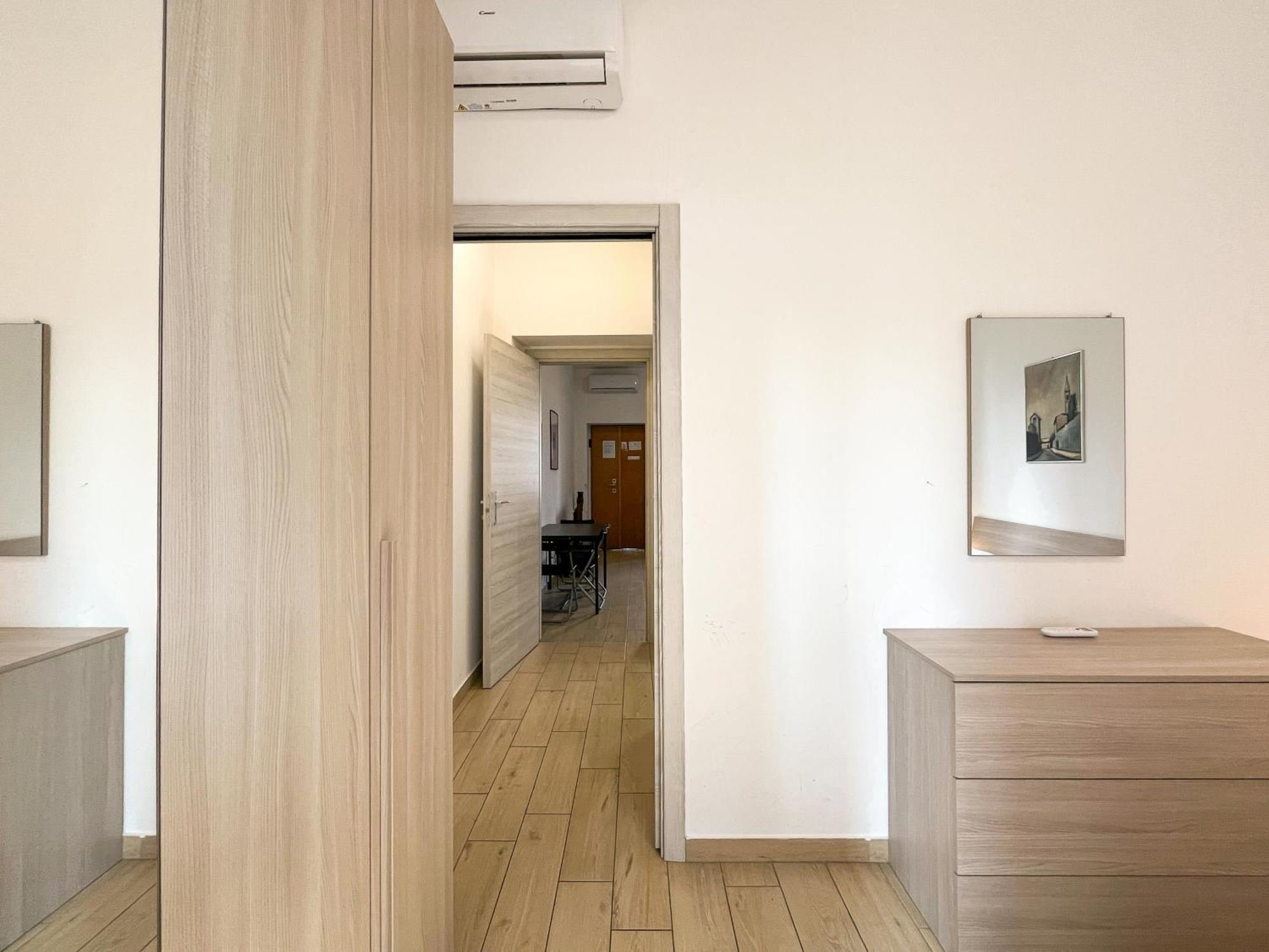 Along The Canal Smart Flat Naviglio - 4 People Corsico Exterior photo